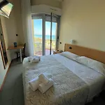 Nuovo Diana מלון 3*